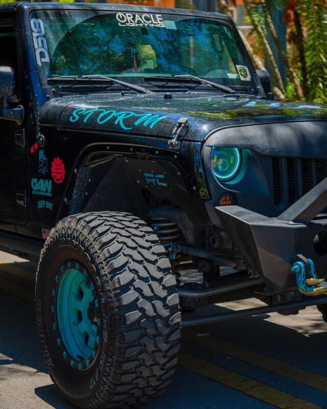 Oracle 7in High Powered LED Headlights - Black Bezel - ColorSHIFT